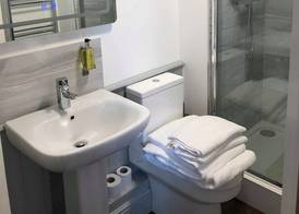 The Wheatsheaf Pub, Kitchen & Rooms 5