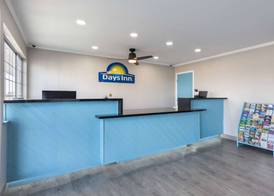 Days Inn by Wyndham Red Bluff 3