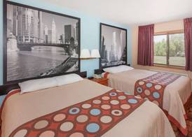 Super 8 by Wyndham Shipshewana 4