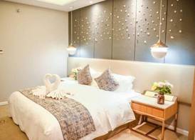 Sunlit Hotel 5