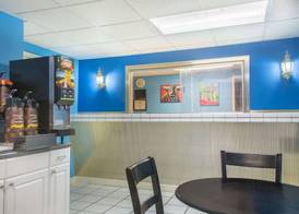 Super 8 by Wyndham Durham/University Area NC 2