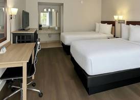 Days Inn by Wyndham Bradenton I-75 2