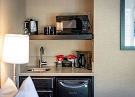 Best Western Plus Stevenson Manor 4