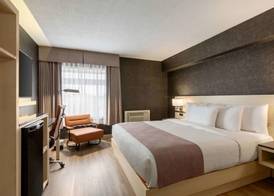 Days Inn by Wyndham Toronto West Mississauga 2