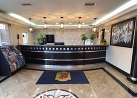 Super 8 by Wyndham Cypress Buena Park Area 2