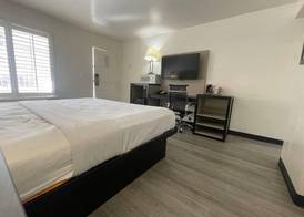 Howard Johnson By Wyndham Tempe University/Phoenix 3