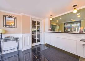 Laguna Inn & Suites 2