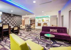 La Quinta Inn and Suites by Wyndham Elkhart 4