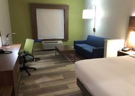 Holiday Inn Express & Suites PINEVILLE-ALEXANDRIA AREA by IHG 4