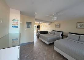 Manatee Bay Inn 3