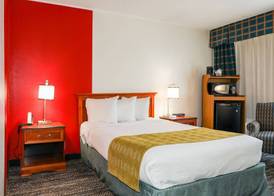 Ramada by Wyndham Cumberland Downtown 5