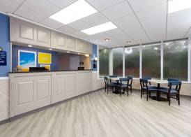 Days Inn by Wyndham Melbourne 3