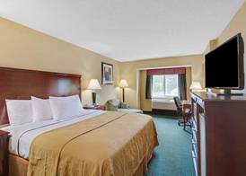 Ramada by Wyndham Kittery 2