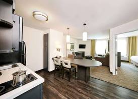 Sonesta Simply Suites Boston Braintree 4