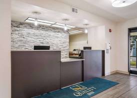 Quality Inn Jacksonville near Camp Lejeune 4