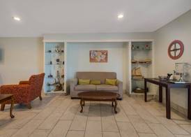 Econo Lodge Inn & Suites Fulton - Rockport 4