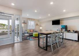 WoodSpring Suites Tamarac 5