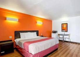 Days Inn & Suites by Wyndham Texas City - Galveston Area 2