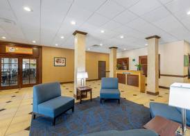 Clarion Hotel Anaheim Resort 2