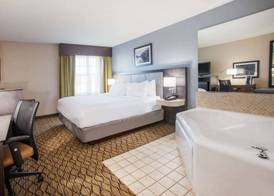 Wingate by Wyndham Roseville/Detroit 5
