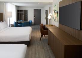 Holiday Inn & Suites MONTREAL AIRPORT by IHG 2