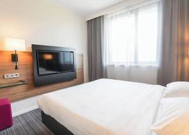 X Hotel 5
