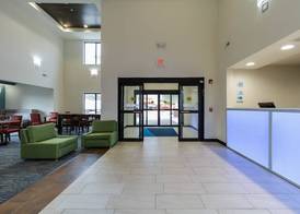 Holiday Inn Express & Suites SOUTH BEND - NOTRE DAME UNIV. by IHG 3