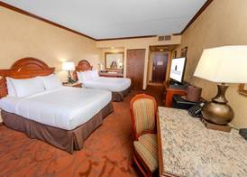 Chateau on the Lake Resort Spa and Convention Center 5