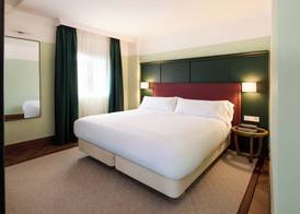 Honest Granada Hotel 5