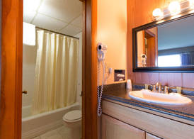 Half Moon Motel & Cottages 2