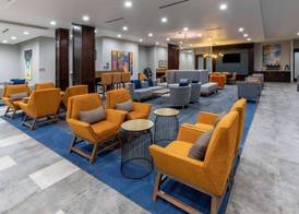La Quinta Inn & Suites by Wyndham Dallas - Frisco Stadium 2