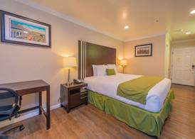 Ocean Pacific Lodge 4