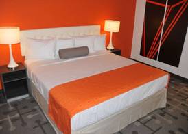 Howard Johnson by Wyndham Florence 5
