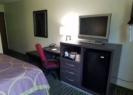 Super 8 by Wyndham Independence Kansas City 5