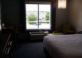 Holiday Inn Express & Suites LEXINGTON - HAMBURG AREA by IHG 2