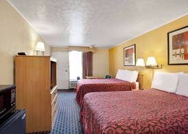Days Inn by Wyndham Knoxville West 4