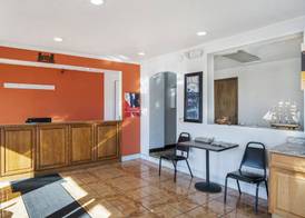 Travelodge by Wyndham Dodge City KS 2