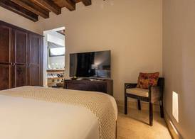 Ananda Hotel Boutique 5