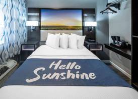 Days Inn by Wyndham Galt - Elk Grove South 5