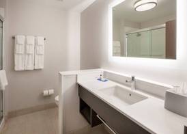Holiday Inn Express & Suites MADISON WEST - MIDDLETON by IHG 4