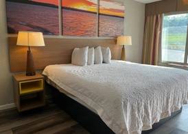 Days Inn & Suites by Wyndham Dayton North 2