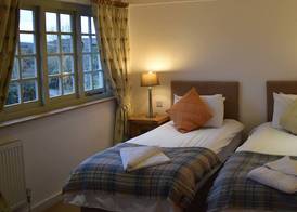 Three Horseshoes Country Inn 2