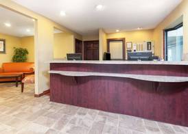 Days Inn by Wyndham Maumee/Toledo 3