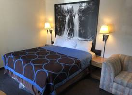 Super 8 by Wyndham Red Bluff 3