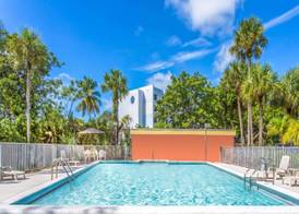 Days Inn by Wyndham Fort Lauderdale Apt Cruise Prt 4