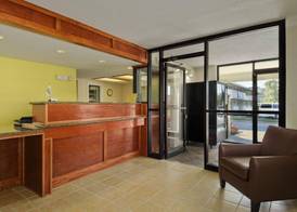 Days Inn by Wyndham Overland Park/Metcalf/Convention Center 3