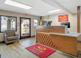 Econo Lodge Inn & Suites Gatlinburg at the Convention Center 4
