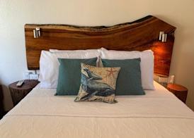 The Bounty Hotel 5