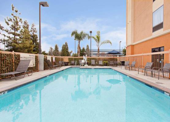 Hampton Inn & Suites Clovis-Airport North 1