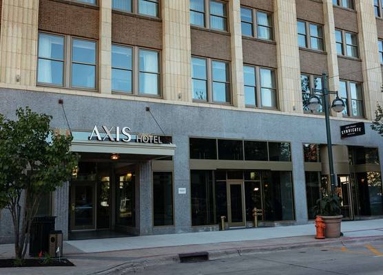 The Axis Moline Hotel, Tapestry Collection By Hilton 1